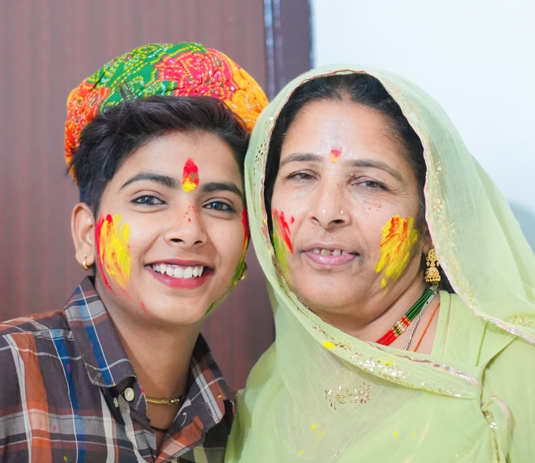 गुलाबी नगरी जयपुर में होली के रंगों में सराबोर सोशल मीडिया इंफ्लुएंसर दिव्या सिंह