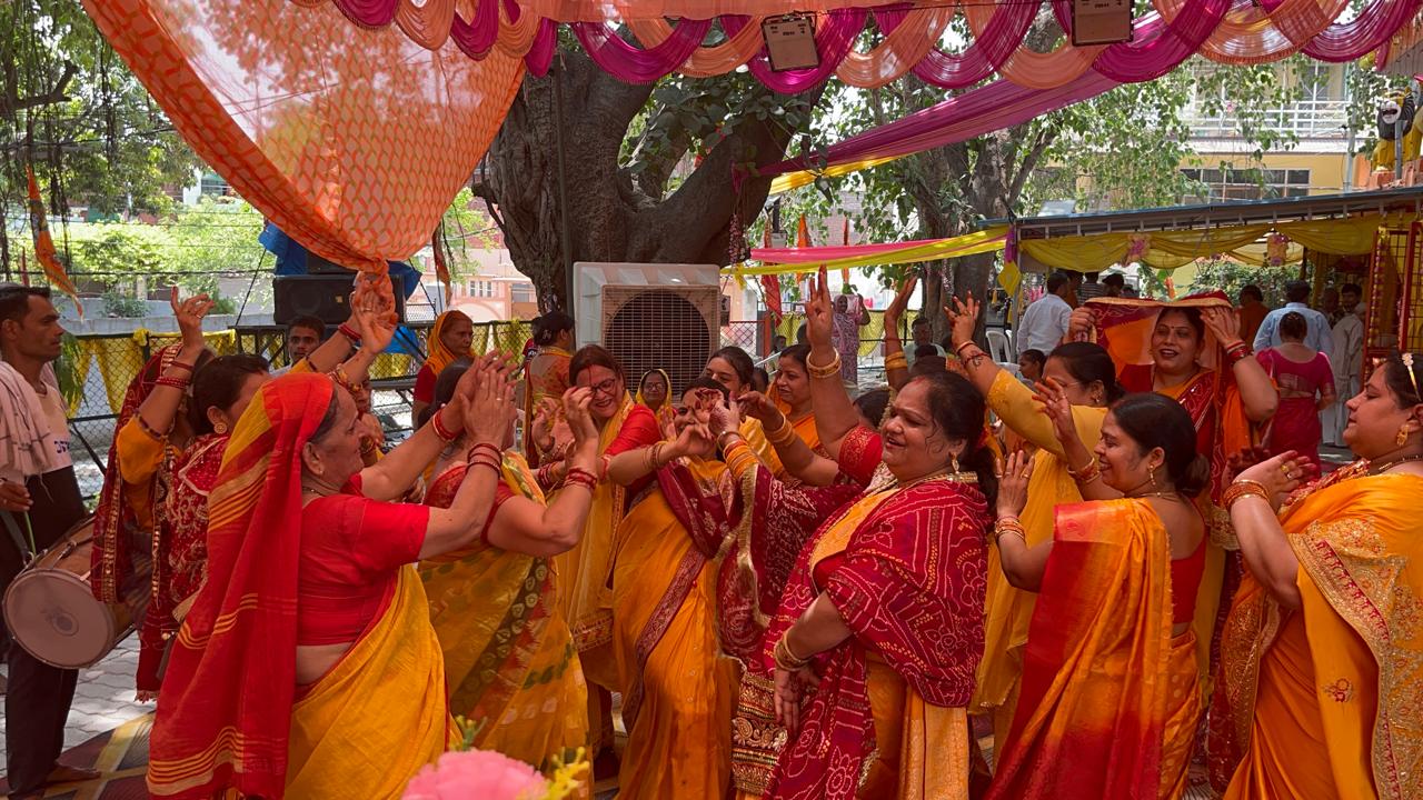 सोमेश्वर धाम में कलश यात्रा के साथ भागवत कथा का शुभारंभ