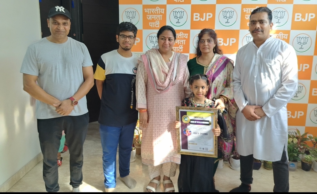दिल्ली की मुख्यमंत्री ने वान्या शर्मा को किया सम्मानित, देश की असली ‘प्रेरणा’ बताकर सराहा