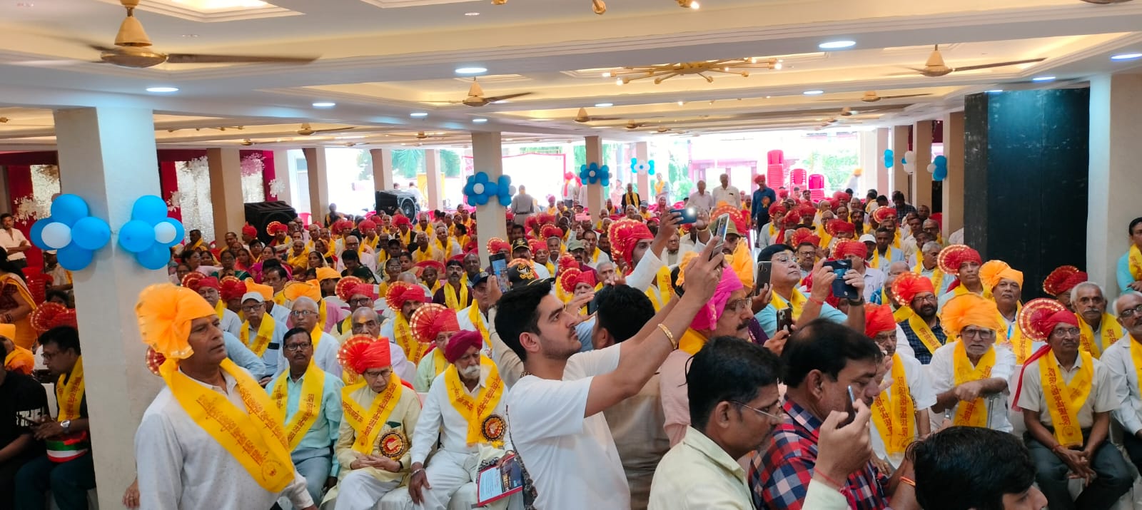 वरिष्ठ नागरिको का सम्मान करना गौरव की बात है – जिलाधिकारी