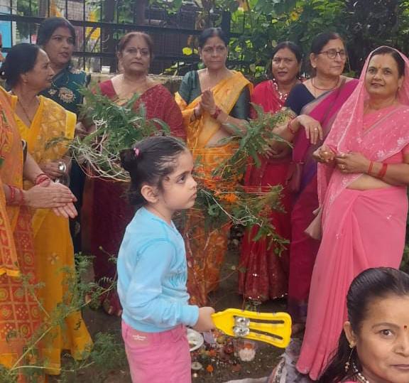 धूमधाम से मनाया आंवला नवमी उत्सव