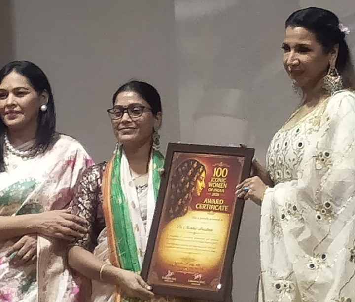 कानपुर की डॉक्टर मेनका “100 आइकोनिक वूमेन ऑफ इंडिया अवॉर्ड” से सम्मानित